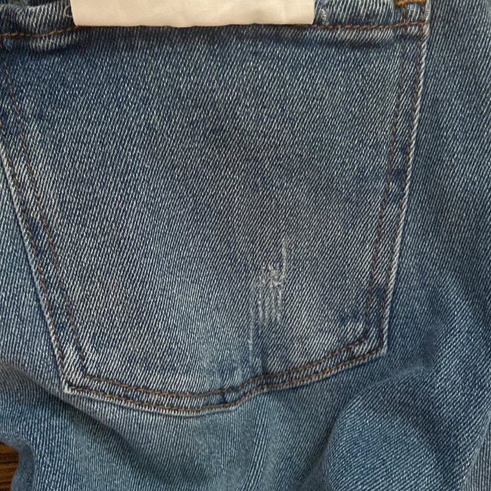 NWT. Almost Famous Boyfriend Jeans. Size 3 - Picture 9 of 9